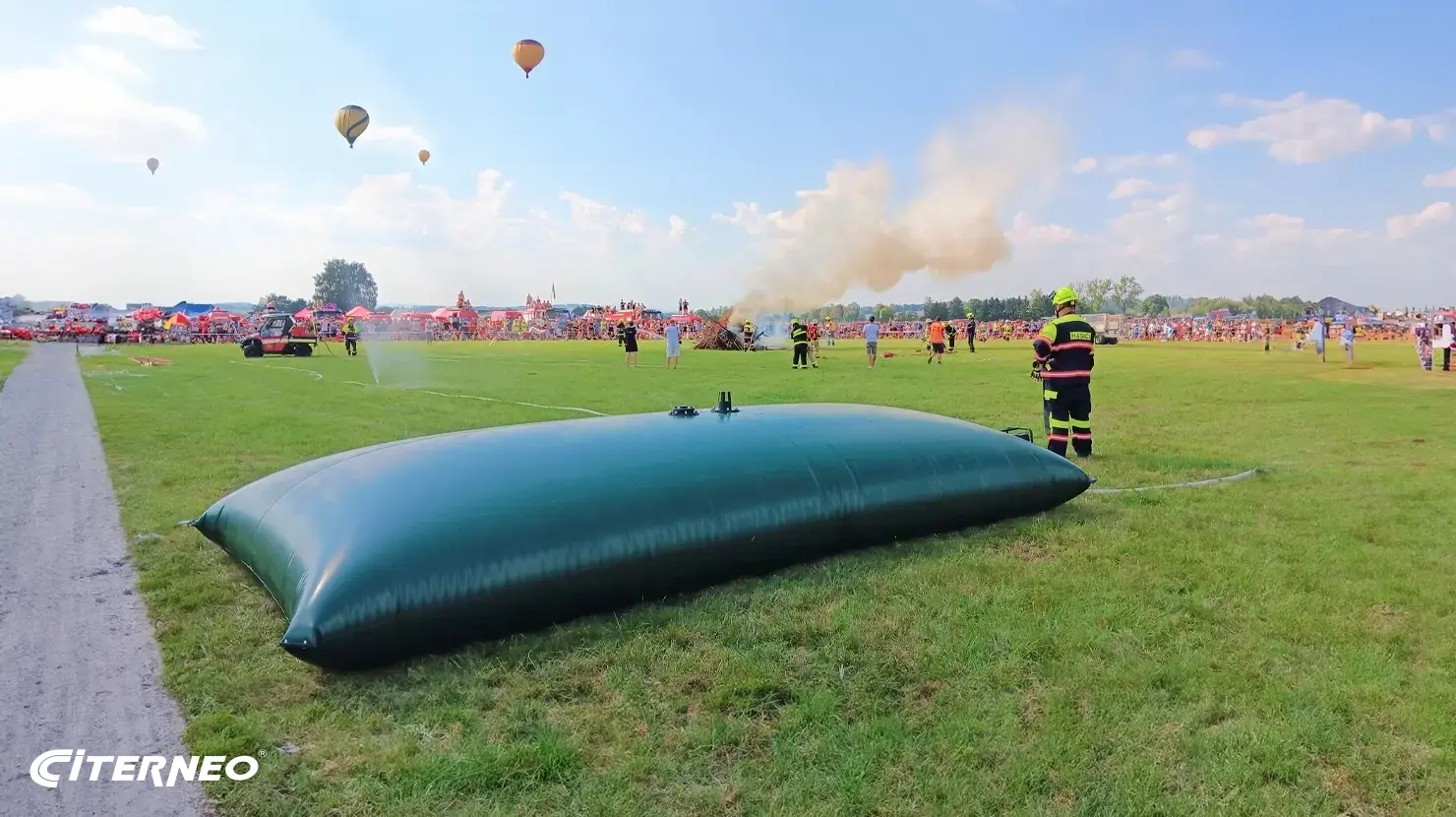 Une citerne souple CITERNEO pour la défense incendie lors d'un festival