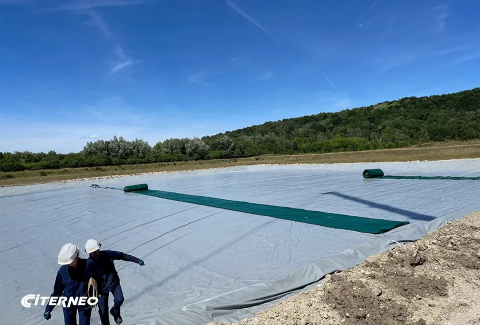 L'installation d'une citerne souple CITERNEO de 2000 m³