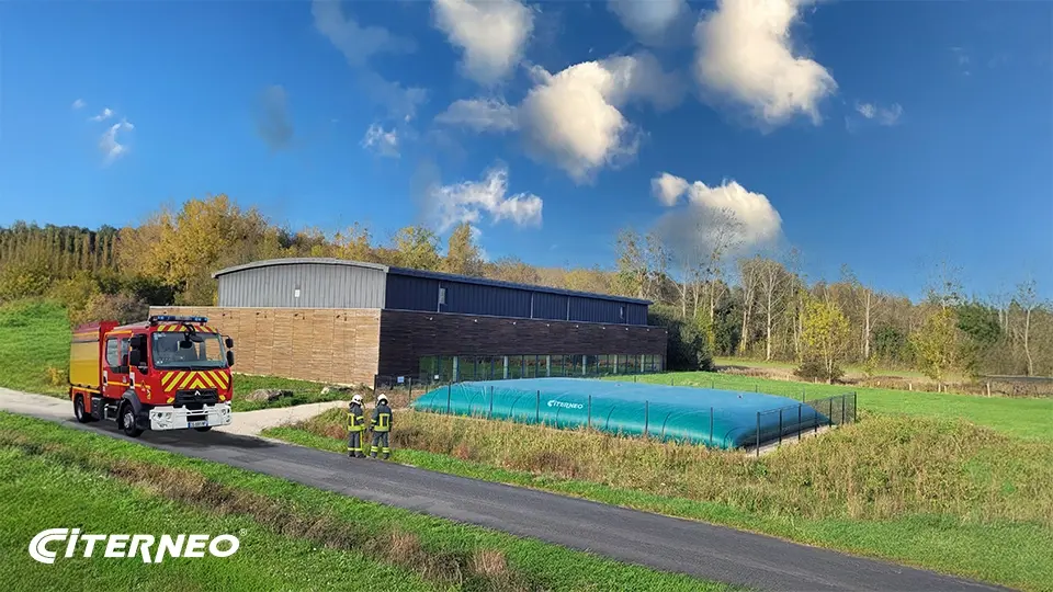 Une citerne souple CITERNEO pour la récupération d'eau et l'arrosage des espaces verts.
